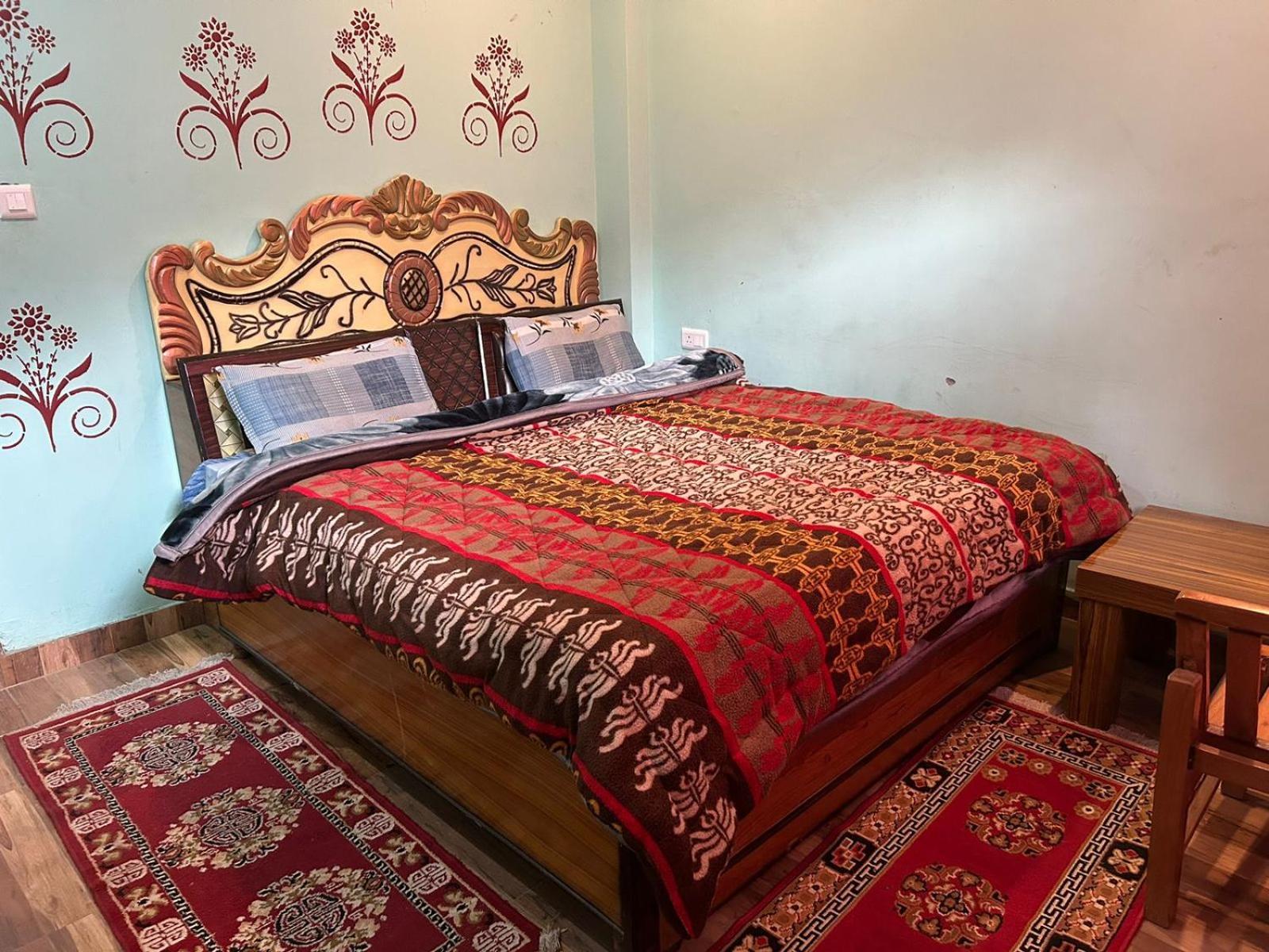Karma Guest House And Cafe Kalgha Quarto foto