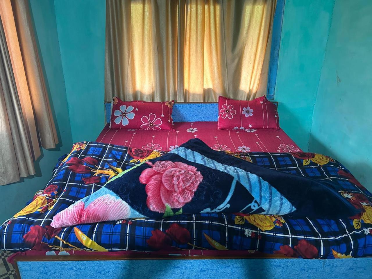Karma Guest House And Cafe Kalgha Quarto foto