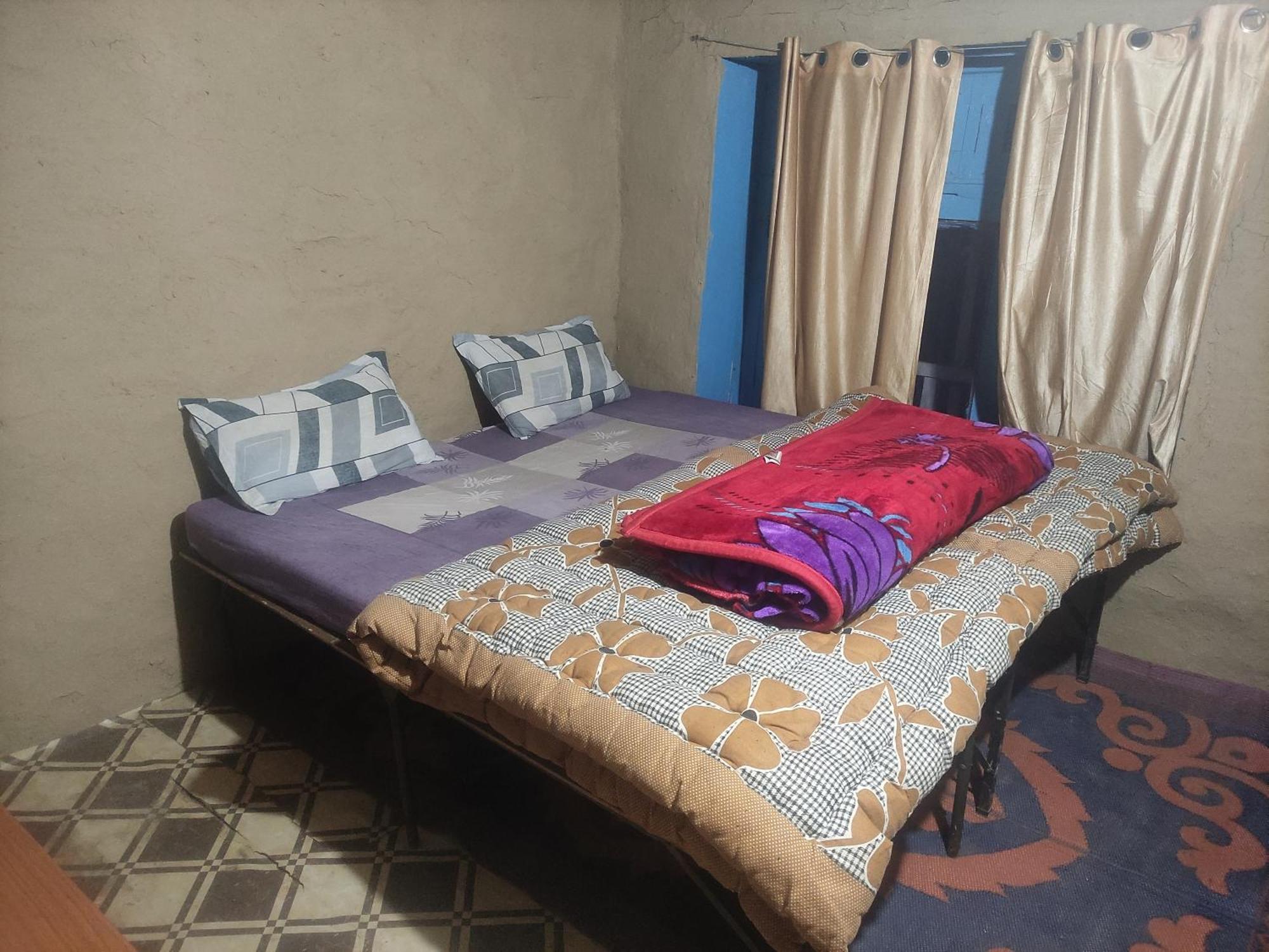 Karma Guest House And Cafe Kalgha Quarto foto